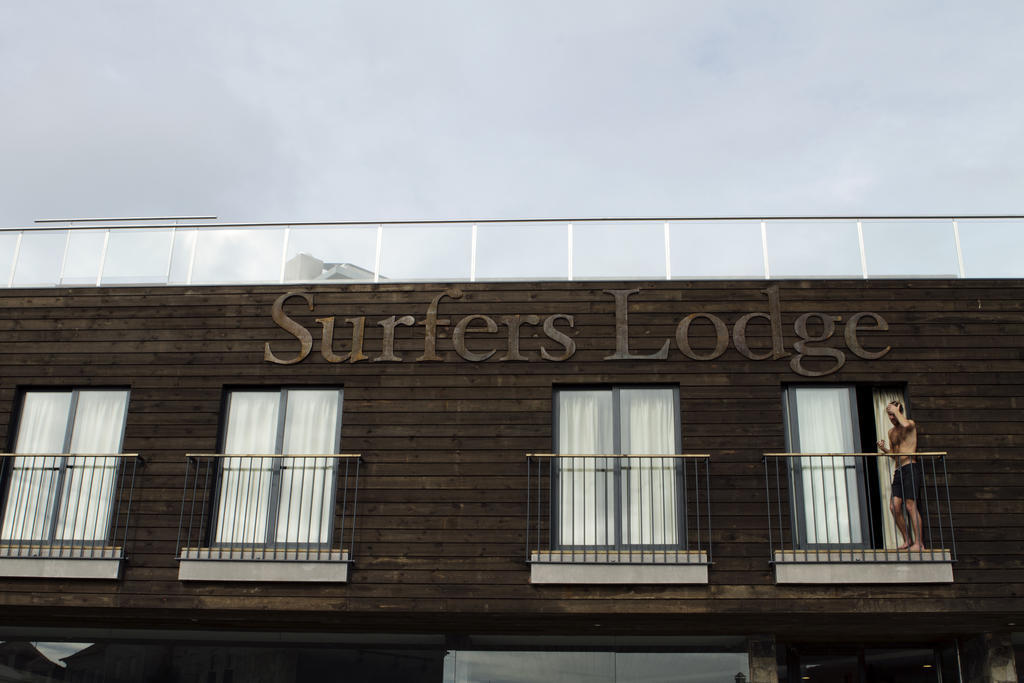 Surfers Lodge Peniche Esterno foto