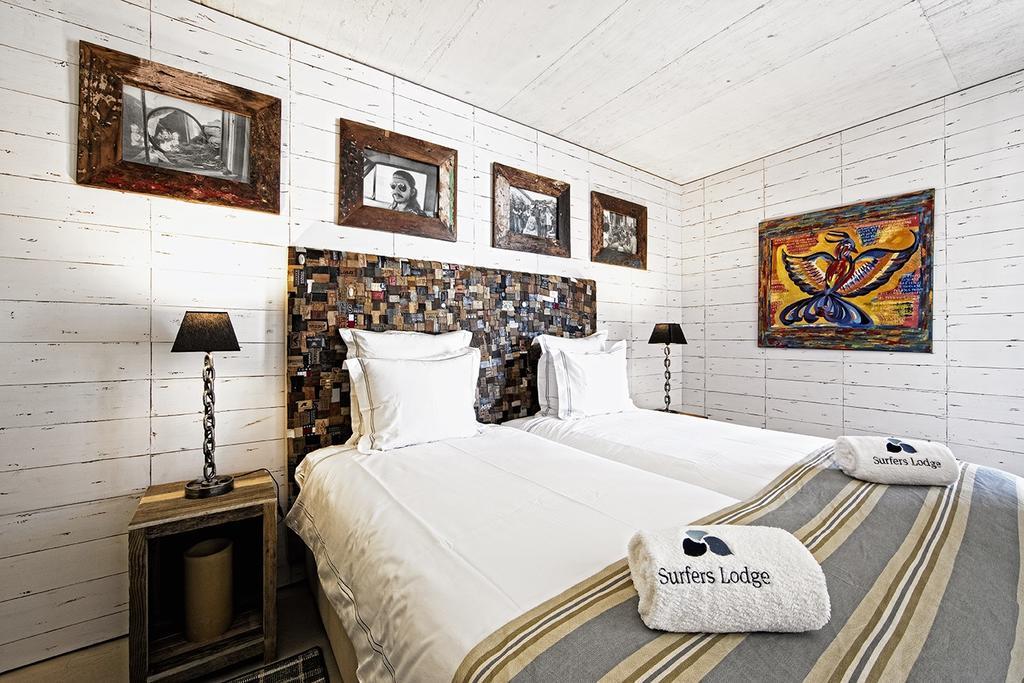 Surfers Lodge Peniche Esterno foto