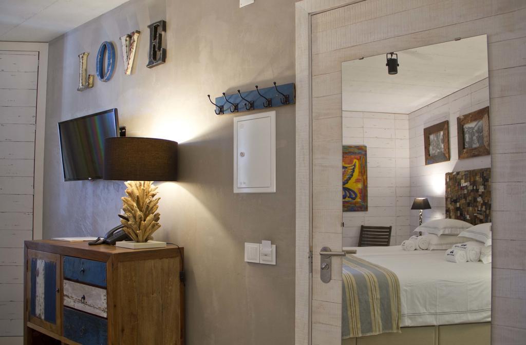 Surfers Lodge Peniche Esterno foto