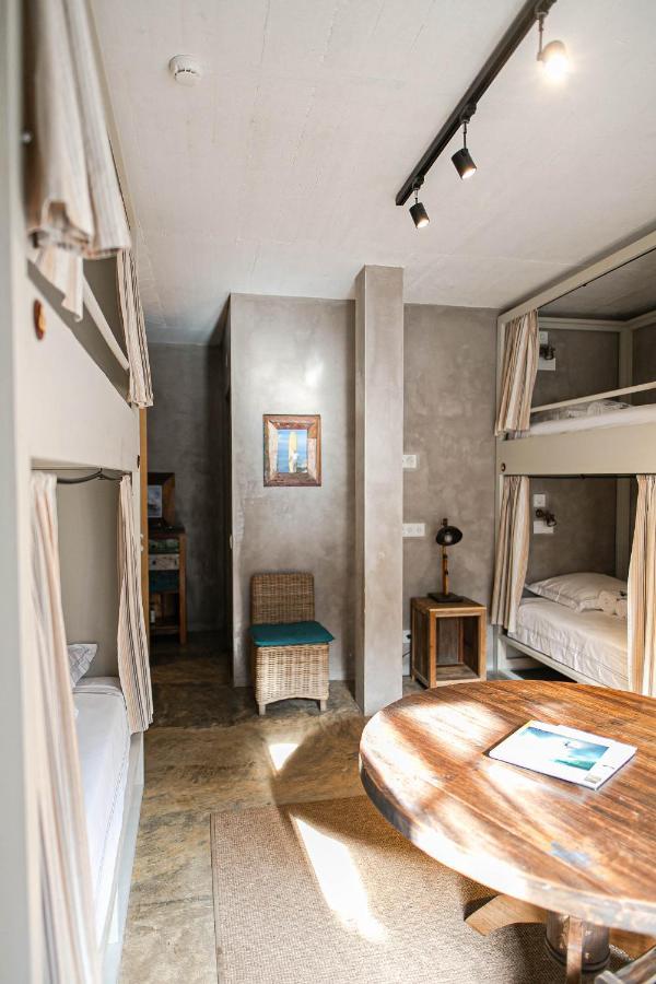 Surfers Lodge Peniche Esterno foto