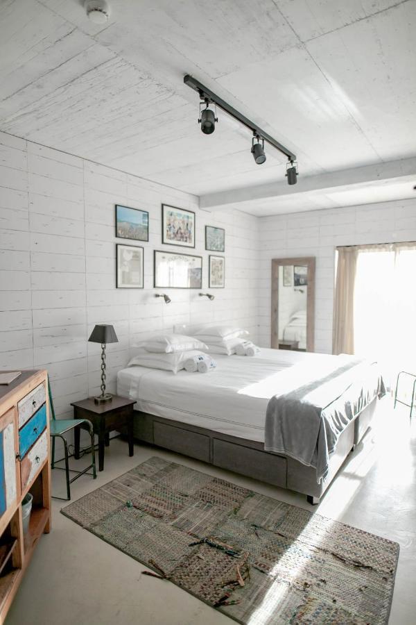Surfers Lodge Peniche Esterno foto